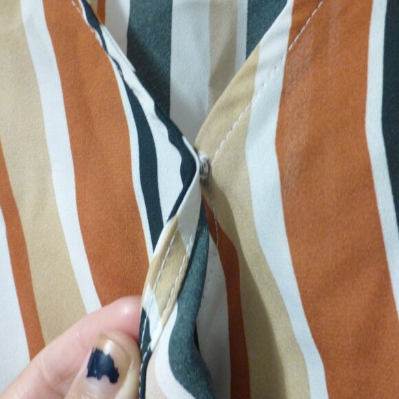 FOREVER 21 striped v-neck chiffon cropped long sleeve blouse - Picture 6 of 10